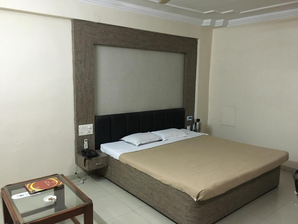 Hotel Grand Arjun Райпур Екстер'єр фото