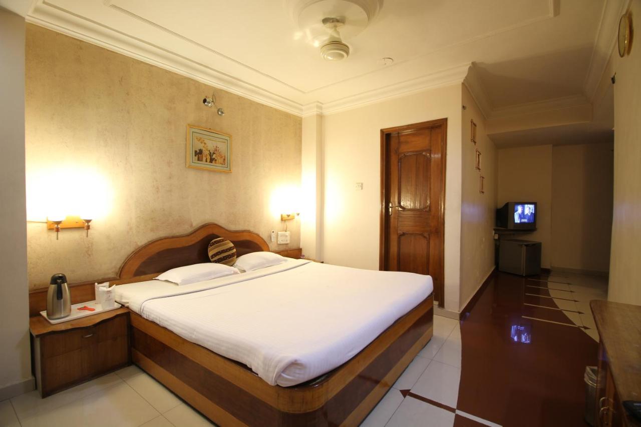 Hotel Grand Arjun Райпур Екстер'єр фото