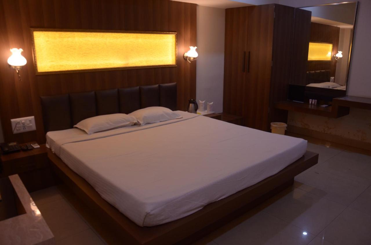Hotel Grand Arjun Райпур Екстер'єр фото
