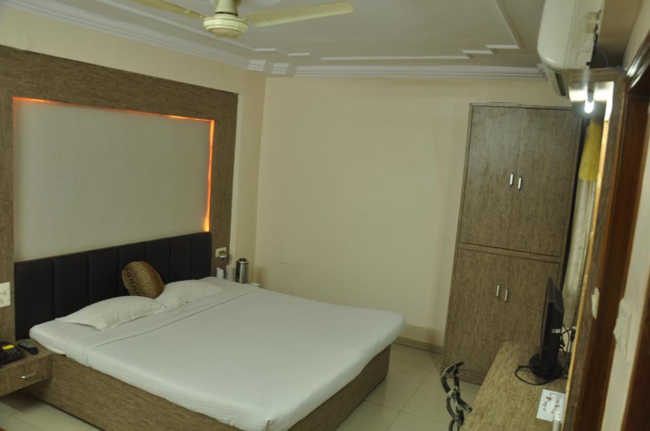 Hotel Grand Arjun Райпур Екстер'єр фото