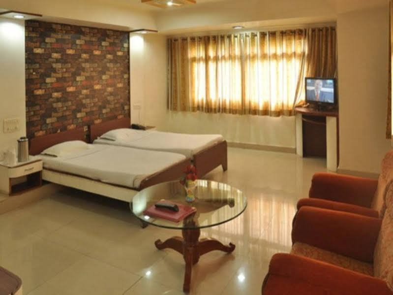 Hotel Grand Arjun Райпур Екстер'єр фото
