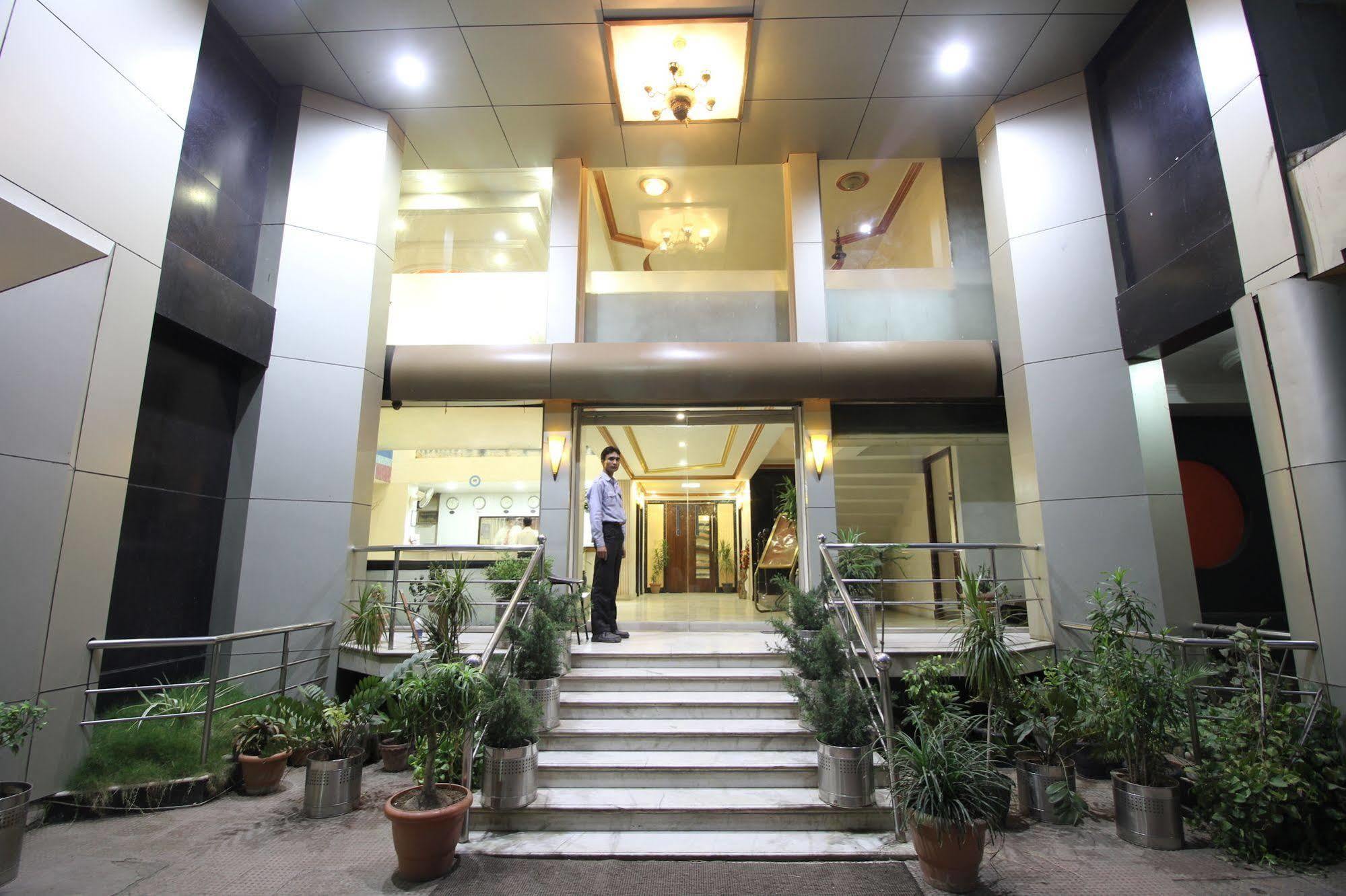 Hotel Grand Arjun Райпур Екстер'єр фото